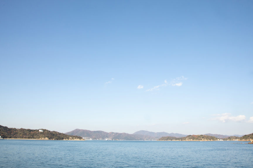 海の色が綺麗な瀬戸内海の大海原